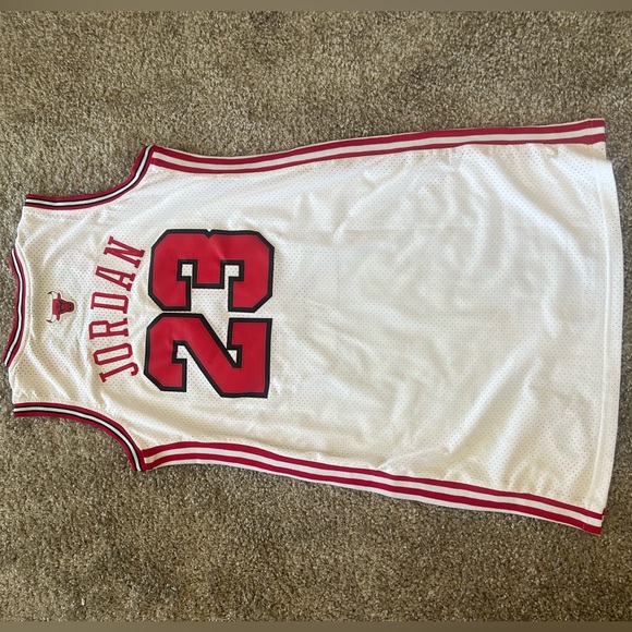 Chicago Bulls Jordan Jersey - Picture 2 of 6